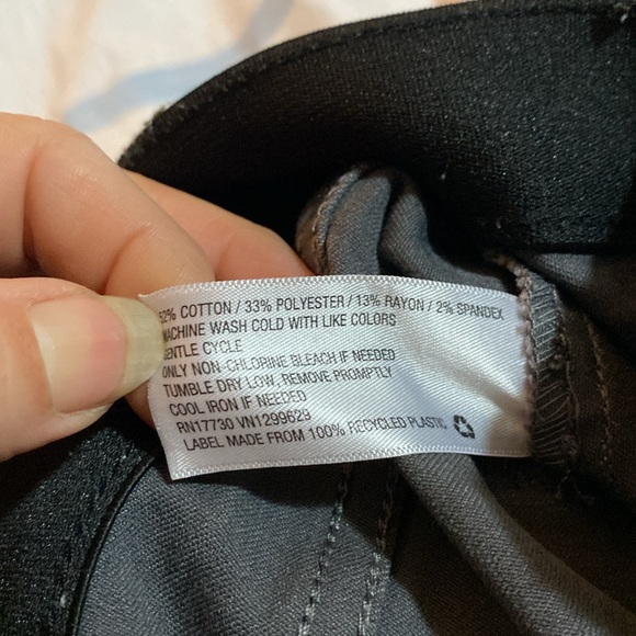 Knox Rose pants size 2 barely worn. Camo pattern , zip ankles & pockets - Picture 5 of 5